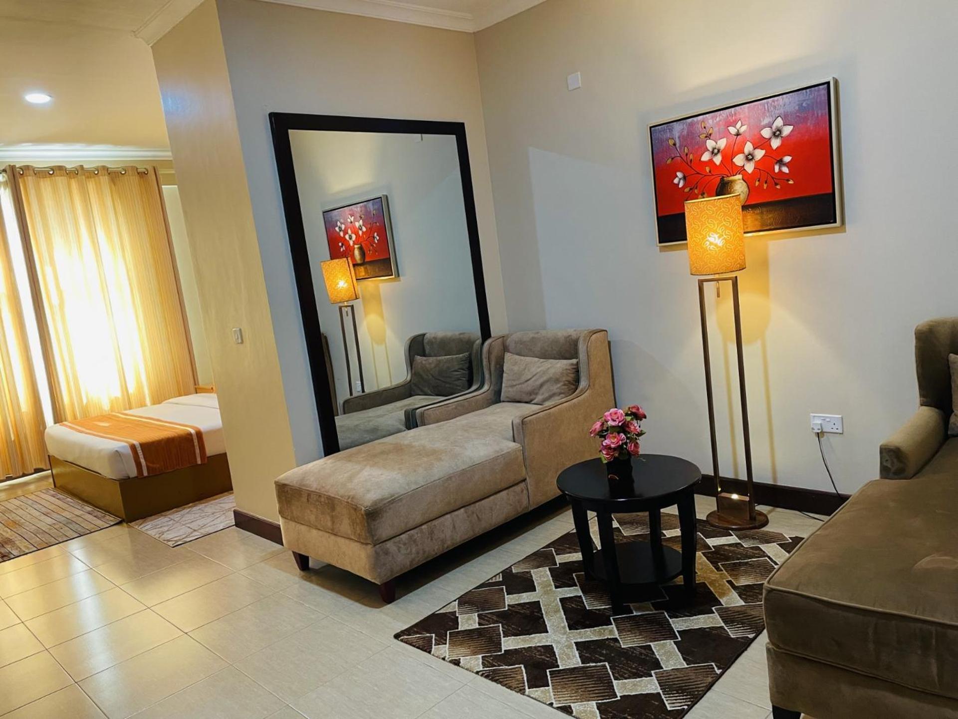 Nashera Hotels Dodoma Esterno foto