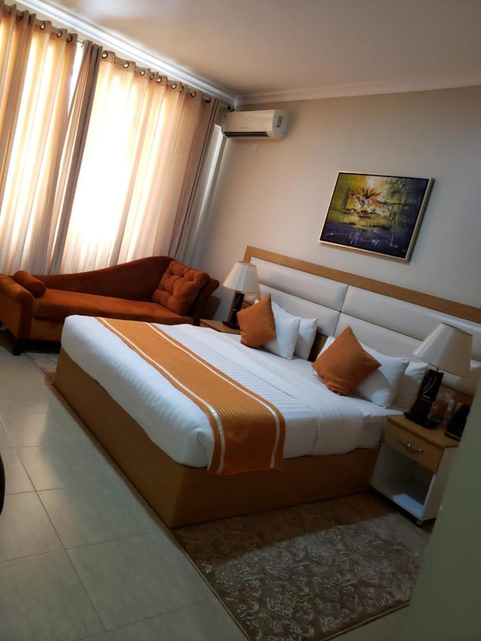 Nashera Hotels Dodoma Esterno foto