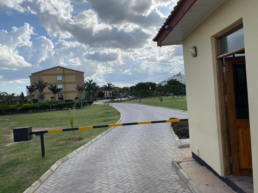 Nashera Hotels Dodoma Esterno foto